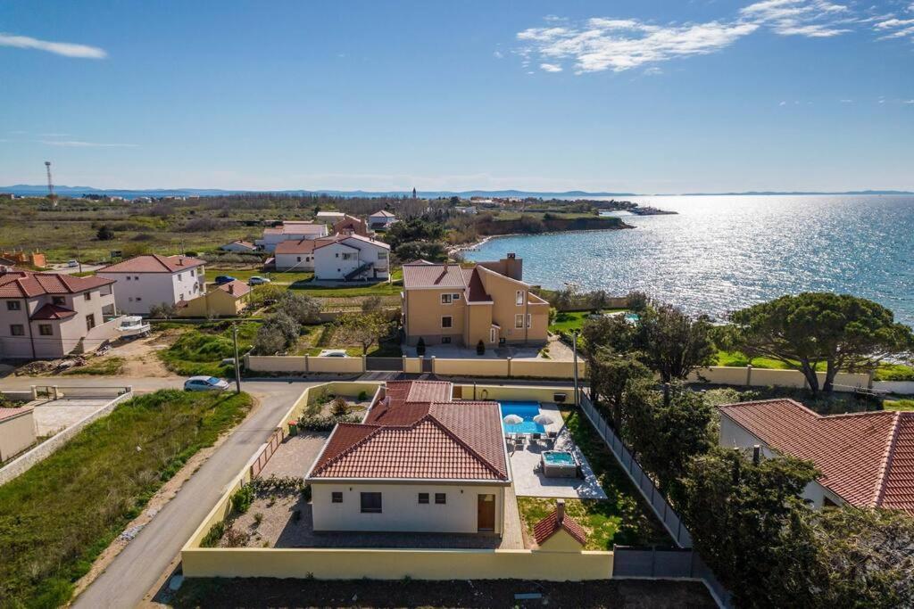 Villa Mattina, With Heated Pool And Jacuzzi Privlaka  Eksteriør bilde