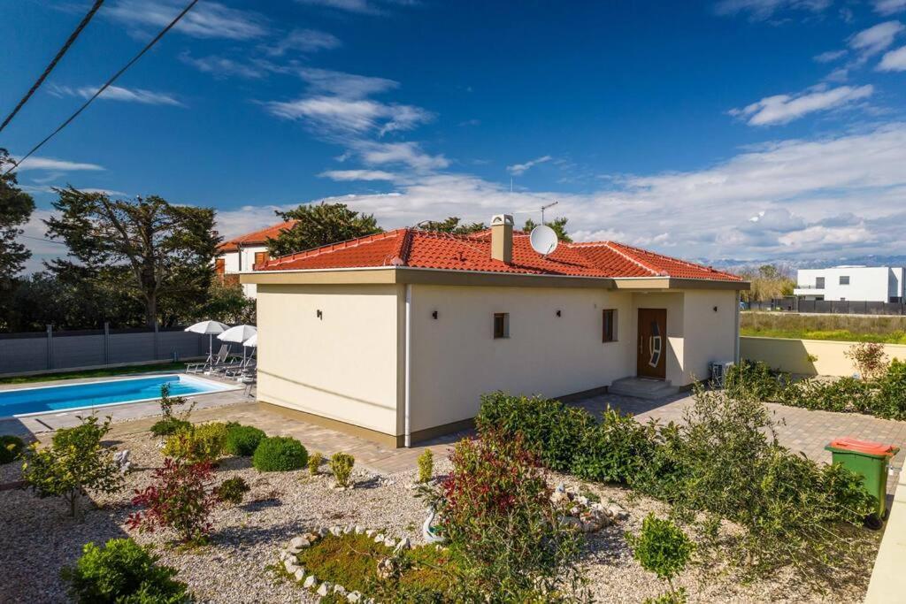 Villa Mattina, With Heated Pool And Jacuzzi Privlaka  Eksteriør bilde