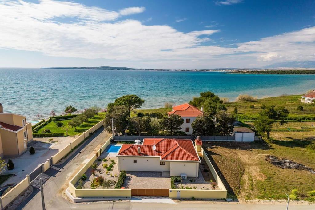 Villa Mattina, With Heated Pool And Jacuzzi Privlaka  Eksteriør bilde
