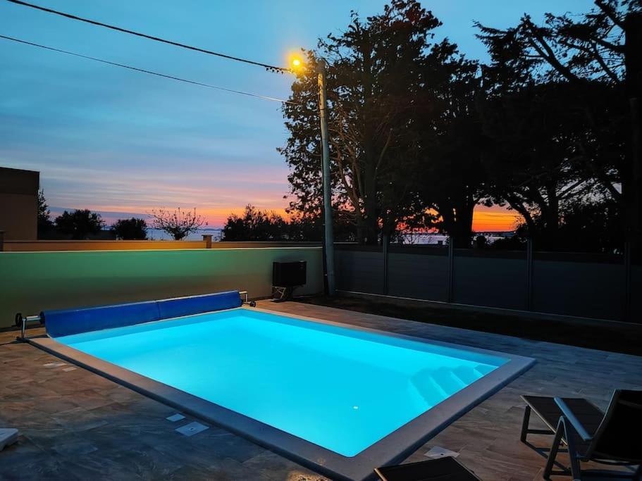 Villa Mattina, With Heated Pool And Jacuzzi Privlaka  Eksteriør bilde