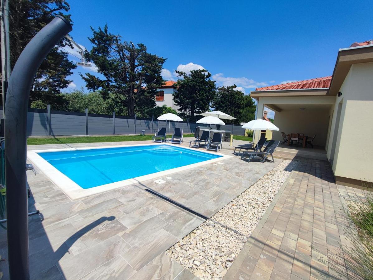 Villa Mattina, With Heated Pool And Jacuzzi Privlaka  Eksteriør bilde